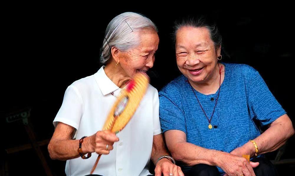为什么越来越多的孩子是外公外婆带大的?3点原因,很现实__财经头条