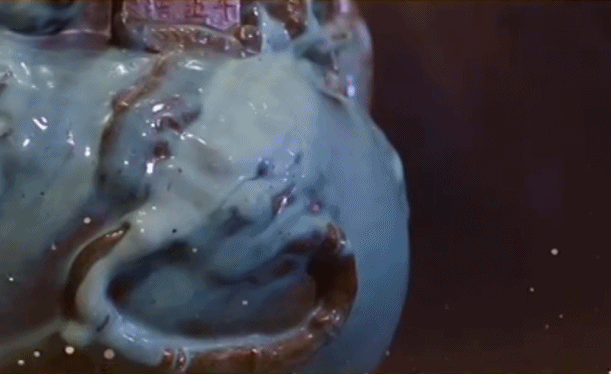 △香炉腹部的兽面铺首衔环纹