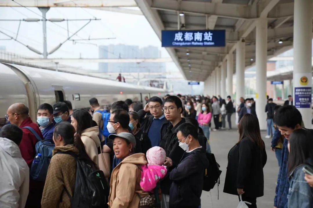 成都：今起火车南站开启“铁路→地铁”无缝换乘