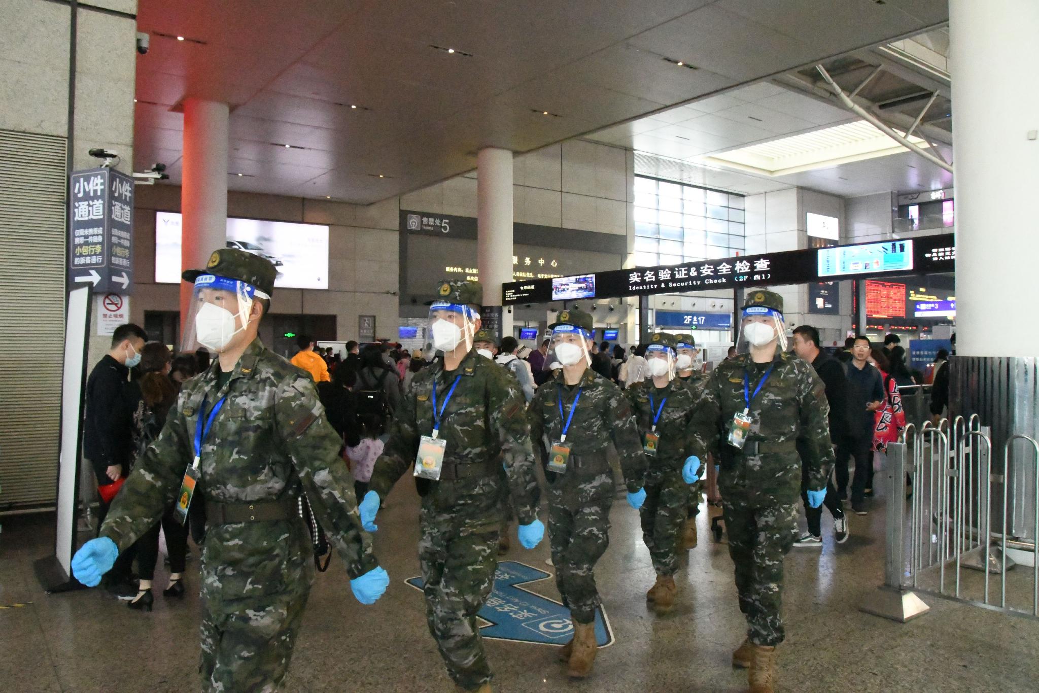 北京大兴机场迎来返程高峰！武警官兵全时驻守|北京市|武警官兵|春运_新浪新闻