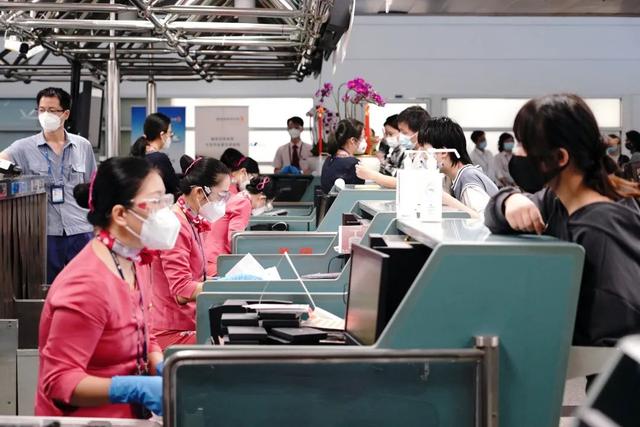 这7天，厦门机场预计客流超50万人次！休闲区蓝鸢梦想 - Www.slyday.coM