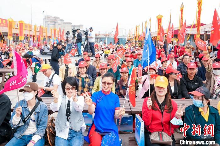 迎五一假期 福建湄洲岛至南日岛海上游航线首航休闲区蓝鸢梦想 - Www.slyday.coM