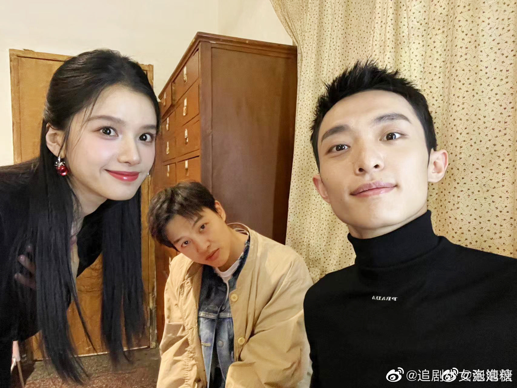 张婧仪晒尹昉和白宇帆合照,三个不同日期的长沙夜生活……|张婧仪|白宇帆|尹昉_新浪新闻