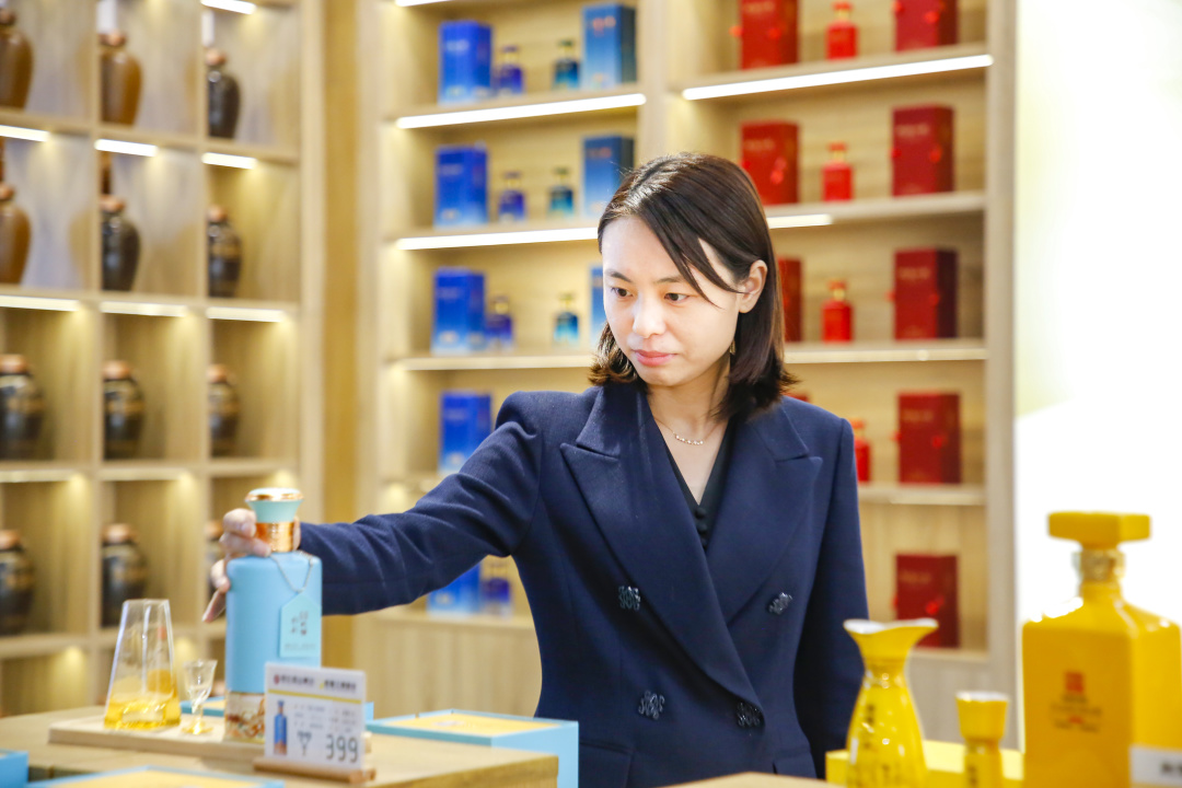 致敬劳动者 平凡亦有光 ① | 张莹:开拓创新 做好企业发展"领航员"