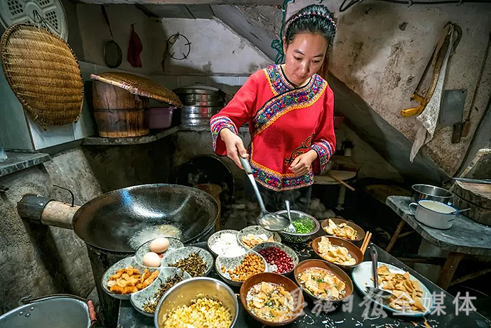 土家人待客必备的油茶汤.(文林摄)