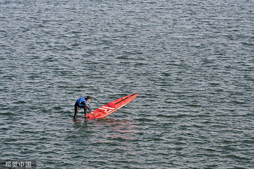 90后潮流青年扛大旗,陆冲,桨板等小众运动靠社交属性走红|滑板_新浪
