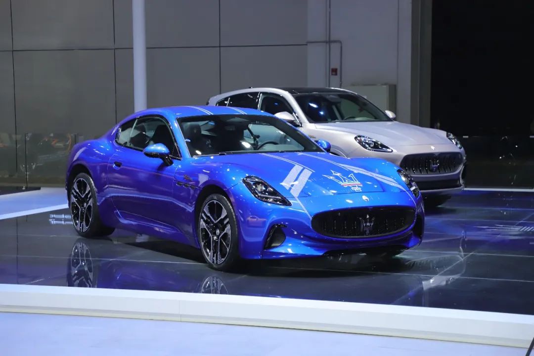 27秒破百这台高颜值跑车性能不输特斯拉30岁开上就算成功