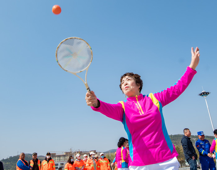 老年柔力球表演