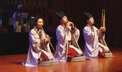 本报记者 姚文生 摄礼乐重器,锽锽钟鼓,再现庙堂雅乐;钟磬鼓瑟,管箫