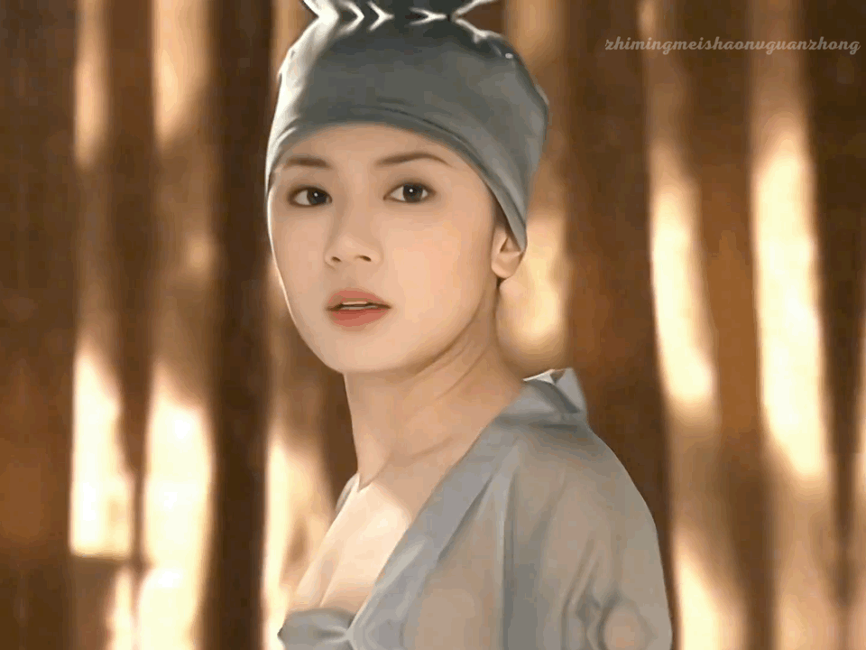 长大再看贾静雯的《至尊红颜》,原来当时出家的衣服居然这么性感