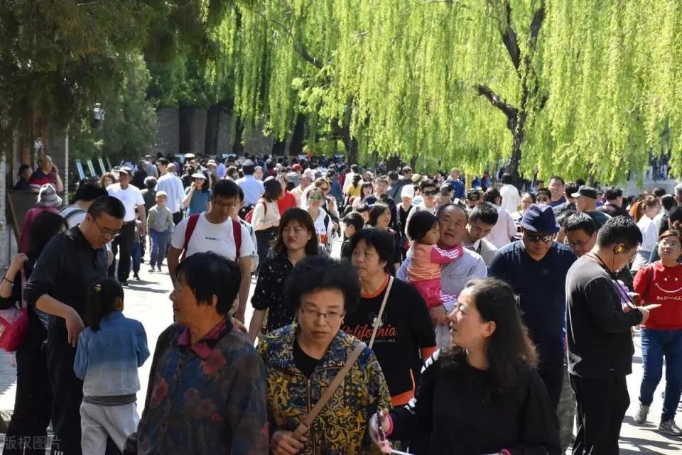 五一期间，发生了一种奇怪的现象，让我感到百思不得其解休闲区蓝鸢梦想 - Www.slyday.coM