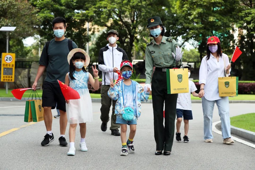 駐澳部隊軍營開放日:1500多名市民感受練兵備戰氛圍|澳門_新浪財經