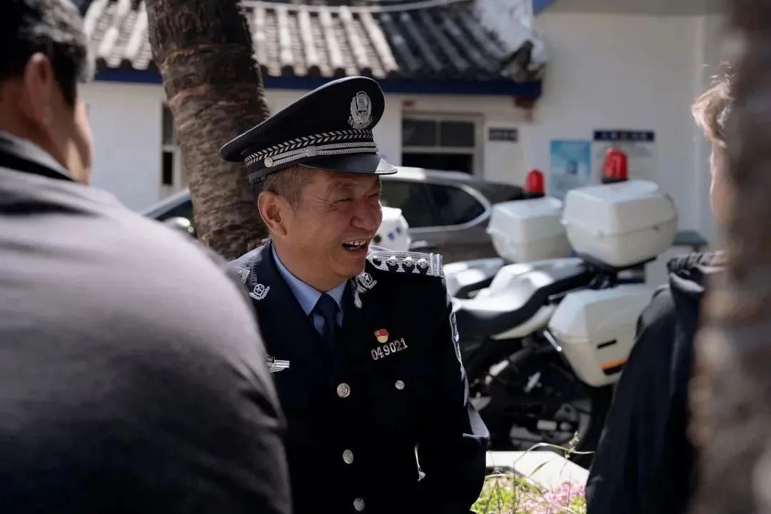这，是属于他们的“劳动”故事……休闲区蓝鸢梦想 - Www.slyday.coM