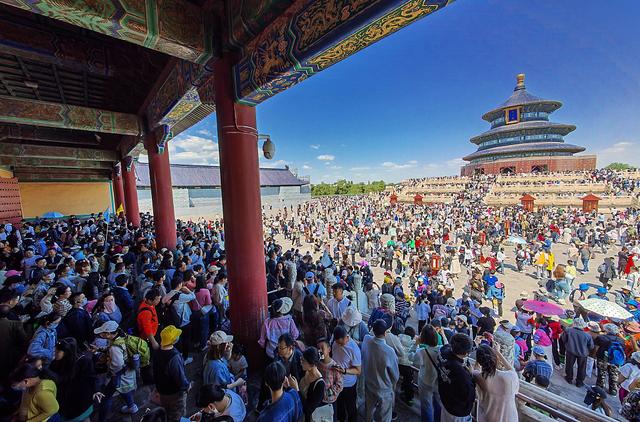 直击五一去哪北京到处人从众外地游客同比增长14倍