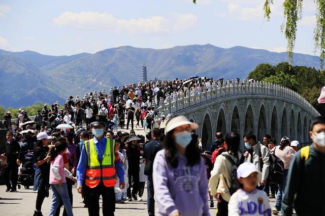 直击·五一去哪|北京:到处人从众,外地游客同比增长14倍