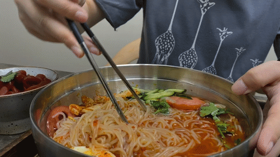 比淄博烧烤更“馋人”！这座美食之城被严重低估了，一定要去尝一尝~休闲区蓝鸢梦想 - Www.slyday.coM