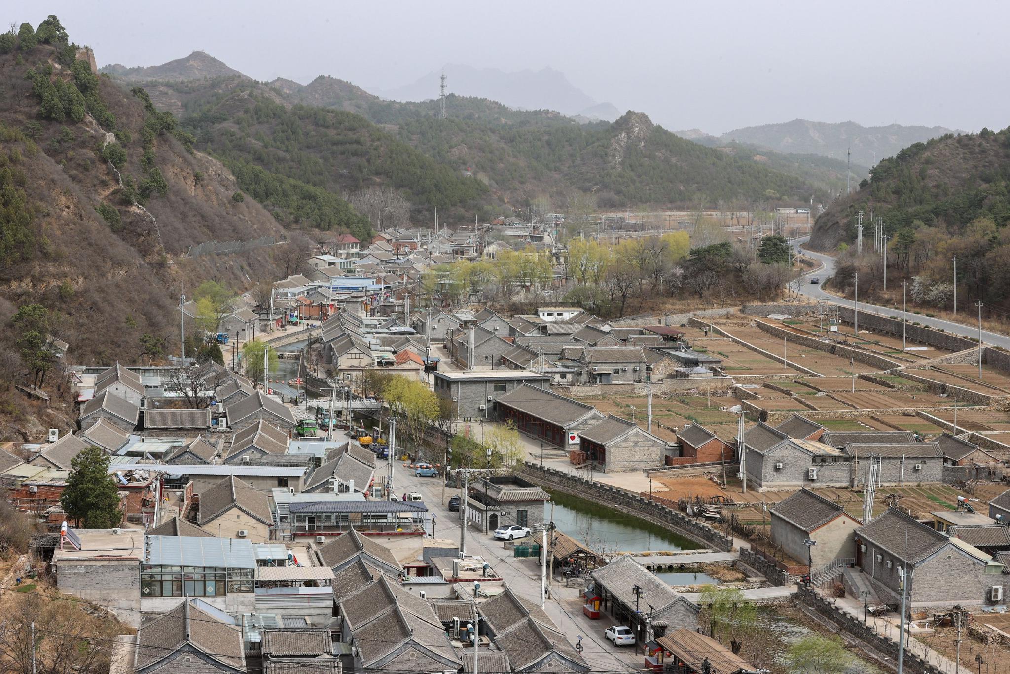 俯瞰密云区古北口镇美景.新京报记者 王子诚 摄