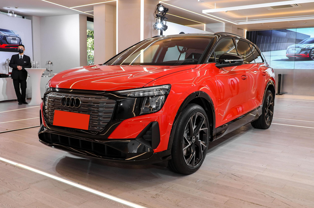 30万预算想买豪华纯电中大型suv,不妨看看这款q5etron如何-新浪汽车