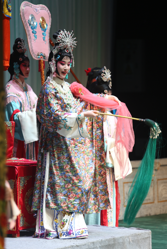 国戏附中小演员惊艳"国戏风华"展演|中国戏曲学院_新浪财经_新浪网