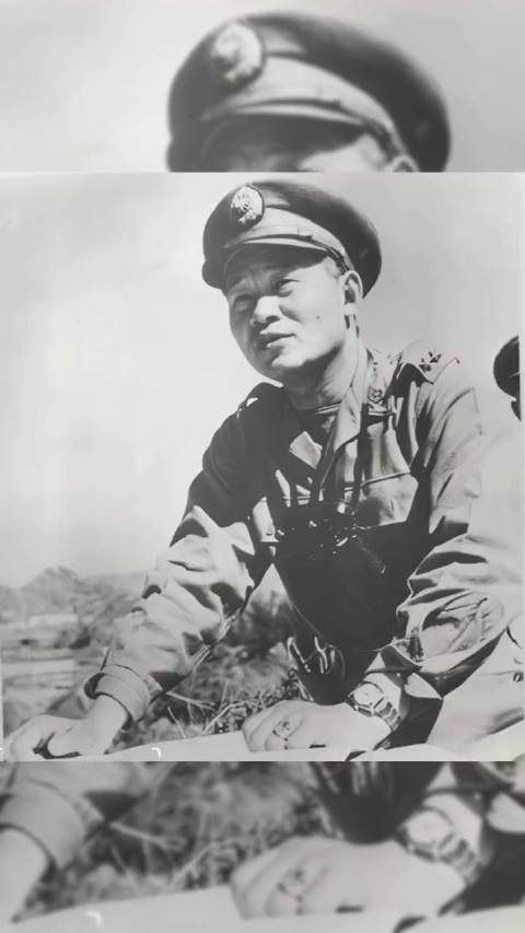 孙立人将军在指挥观察作战训练情况