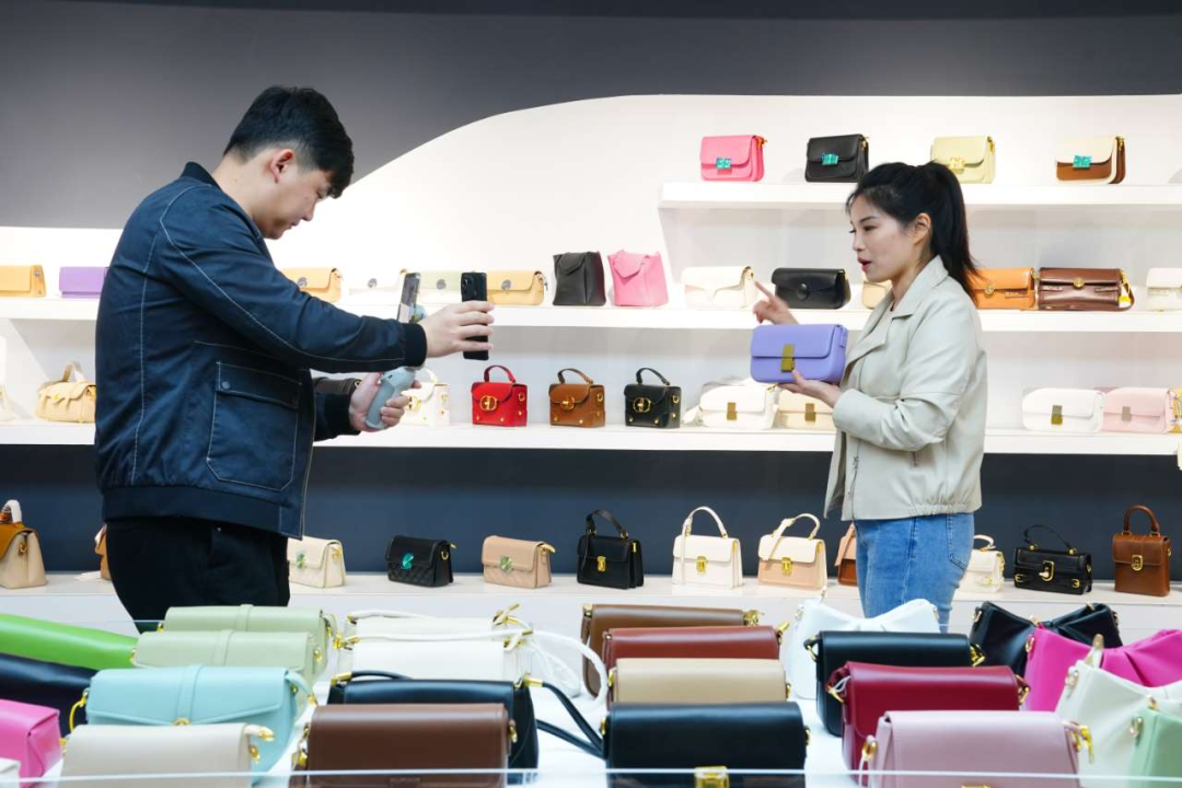 白沟箱包批发:让您的品牌焕然一新