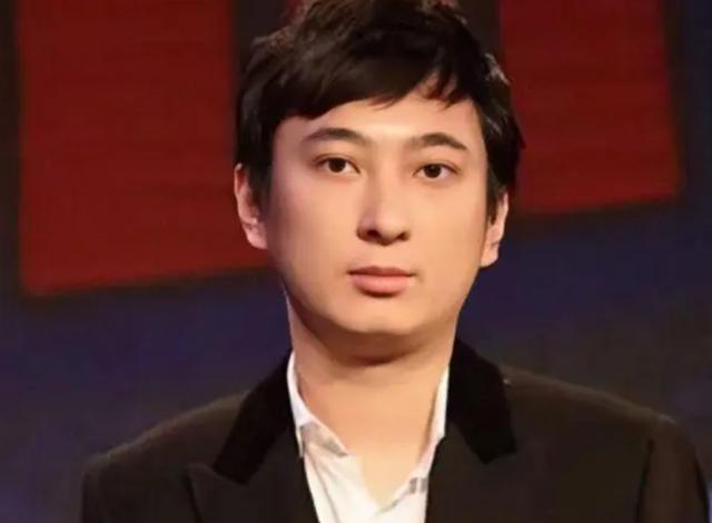 【GG扑克】曝王思聪换新女友,奢侈品店主动结账显绅士,女方被指撞脸孙一宁【EV扑克官网】