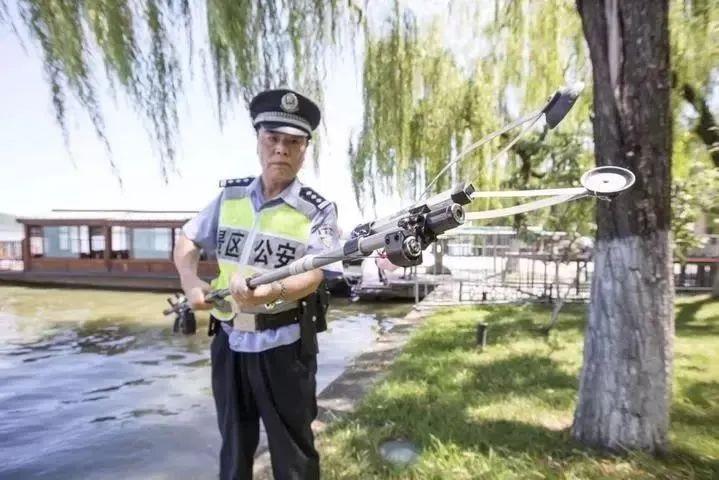 西湖撈手機1500元?真正的“西湖撈哥”,免費! - 新浪香港