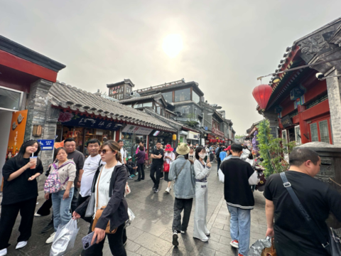 5��1�գ������̴�б������ͷ�ܶ����»����������� ��