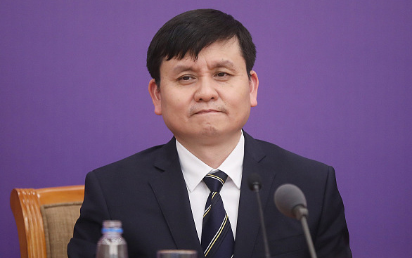 图片来源:视觉中国上海复旦大学附属华山医院感染科主任张文宏医生5月