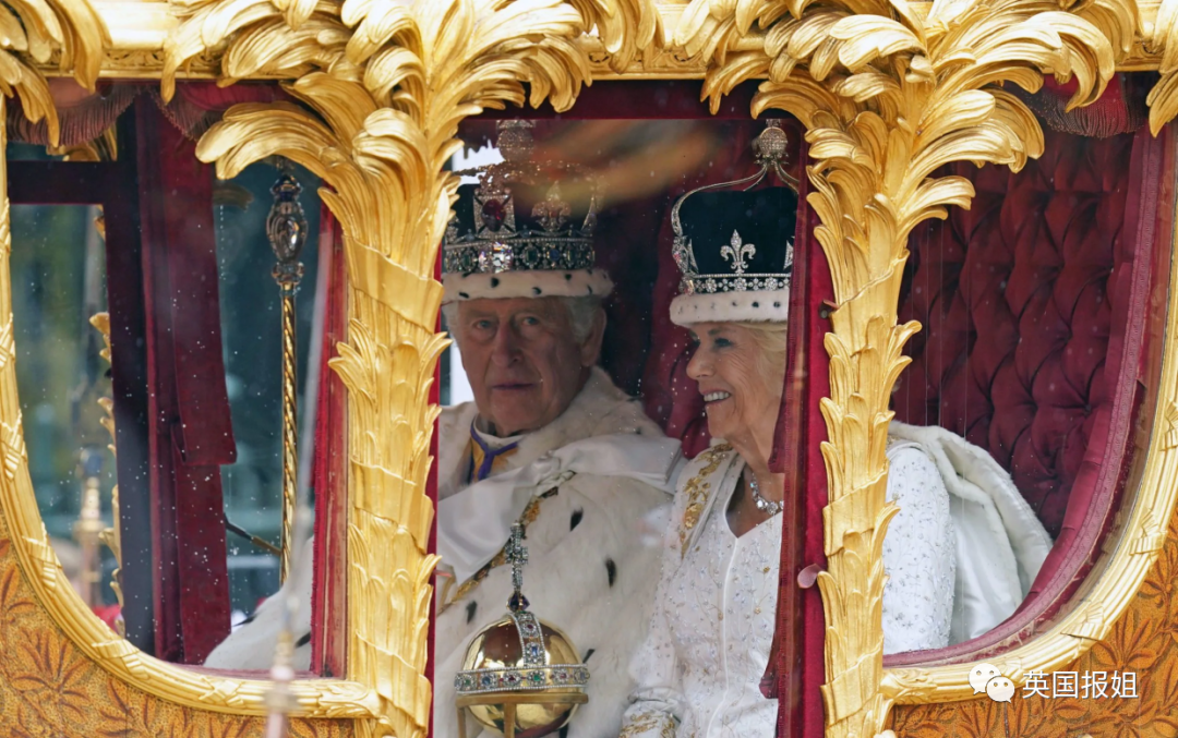 70年太子终于加冕成英国国王卡米拉封后笑开花夏洛特公主美翻全网女王
