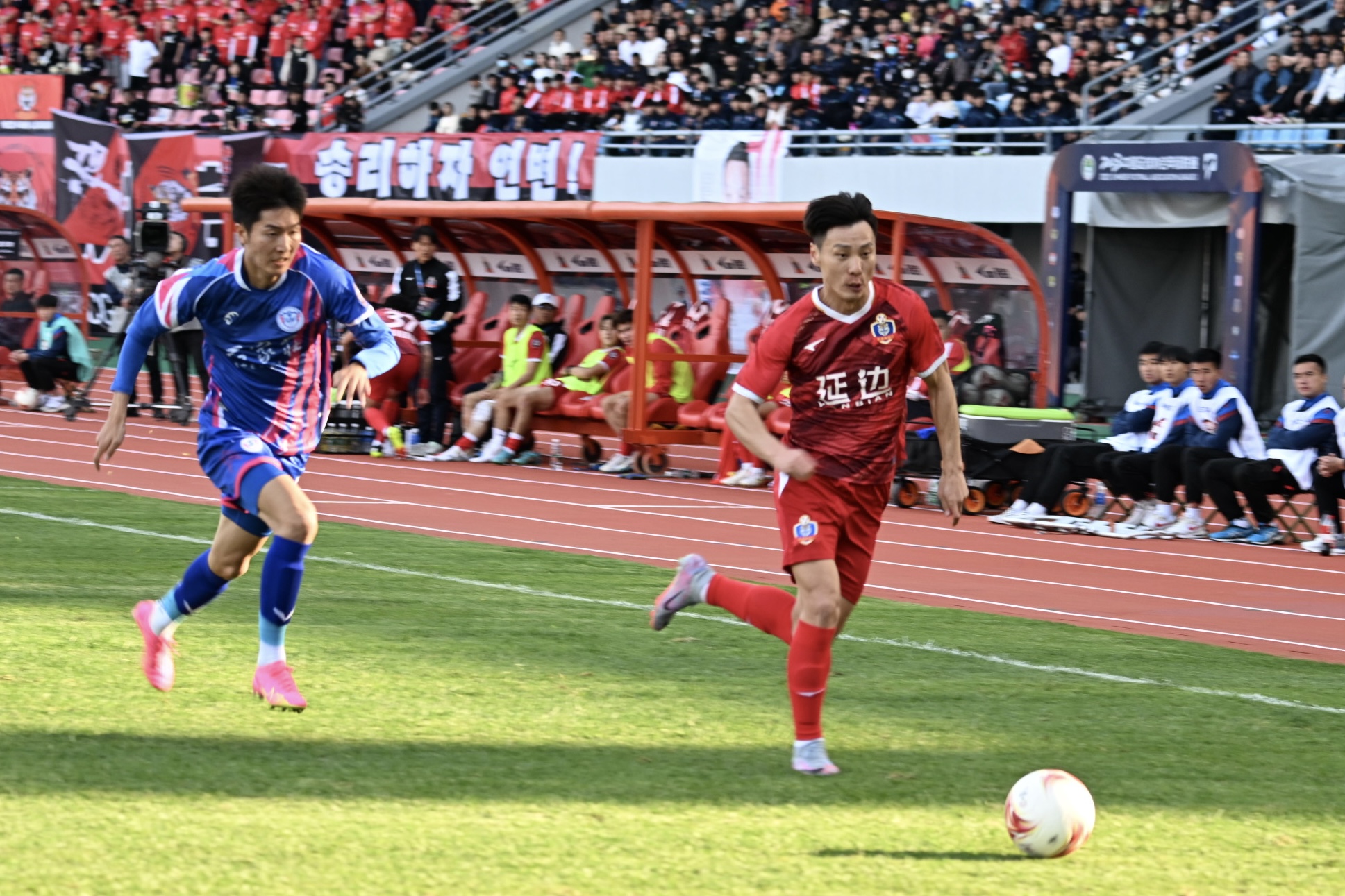 延边龙鼎队首发阵容:3号王鹏,7号韩光徽,8号孙君,9号瓦尔杜马尔,10号