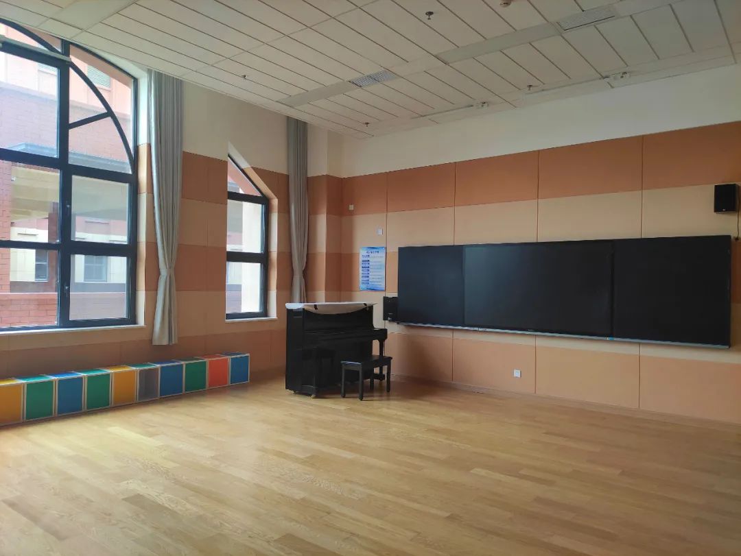 朋友圈问疯了!7万平米,n种特色课,一日两餐,这是青岛哪个学校啊?|中学