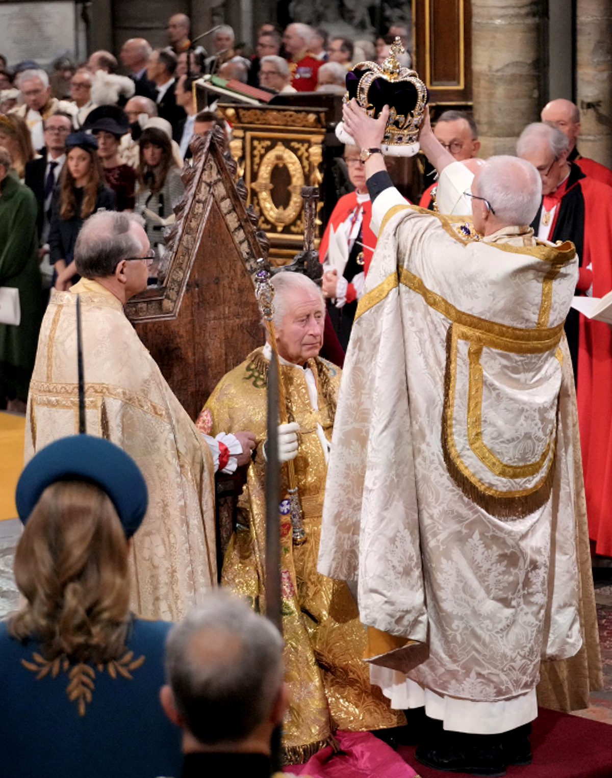 直击|暌违70年,查尔斯三世加冕成为英国新君主|查尔斯_新浪财经_新浪网
