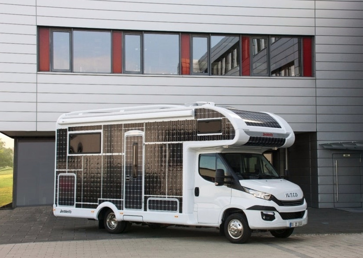 它是特斯拉血统的可升降拖挂房车,更是一块超大电池-新浪汽车