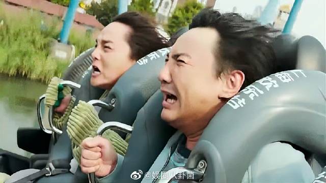 沈腾尹正坐过山车,这表情太真实了!__财经头条