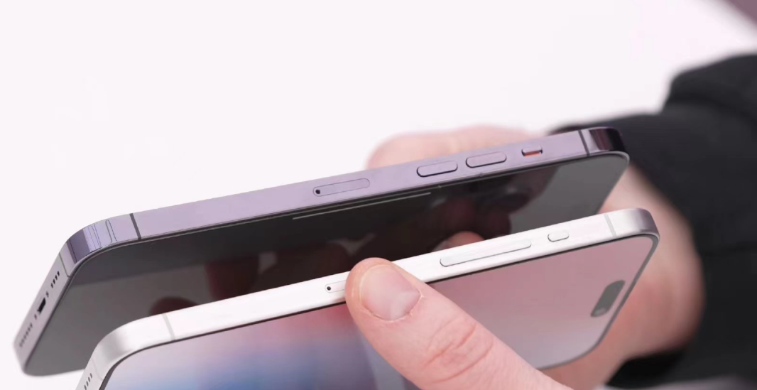 iPhone 15 Pro Max机模曝光，边框超窄！休闲区蓝鸢梦想 - Www.slyday.coM