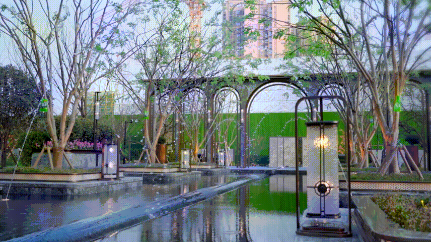 龙湖·映辰示范区实景图