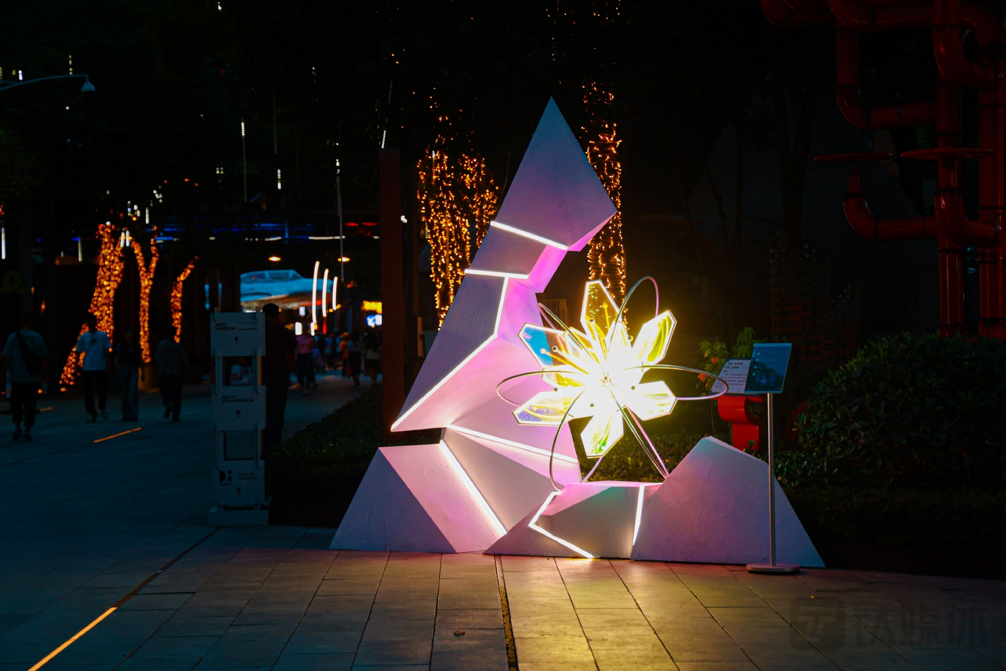 「科幻世界·无限」宇宙之门超感科幻艺术大展即将登陆成都东郊记忆!