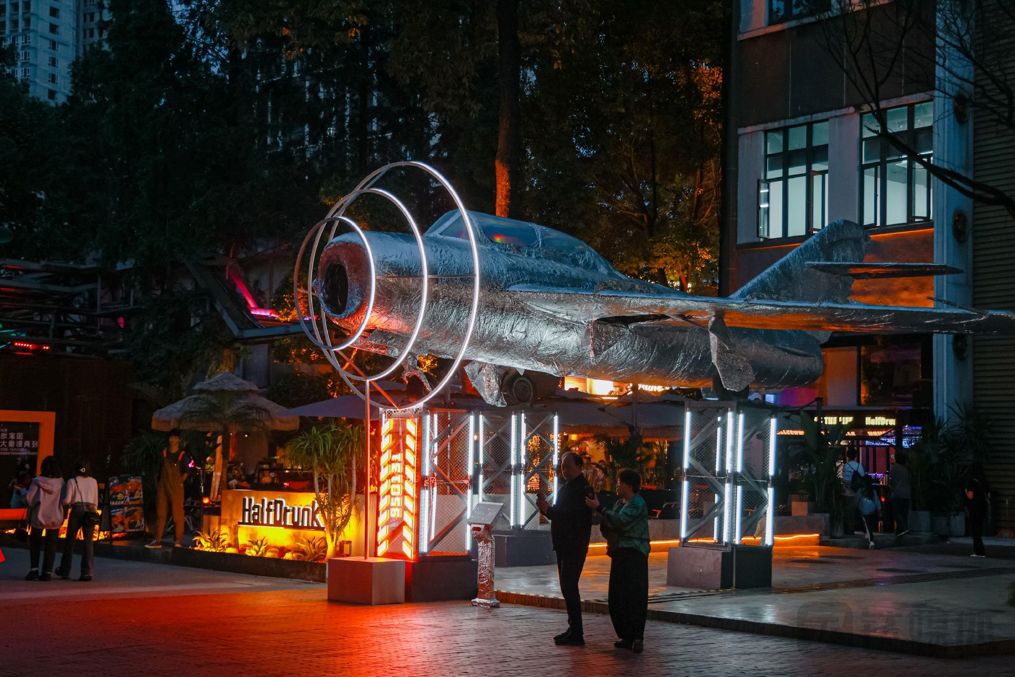 “死星”与“太阳系舰队”,哪个更适合地球?...