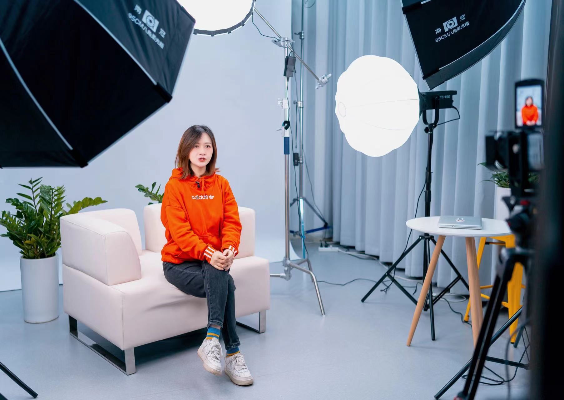 中文播客"拓宽赛道",喜马拉雅能否坐稳"头把交椅"|黑水公园_新浪财经