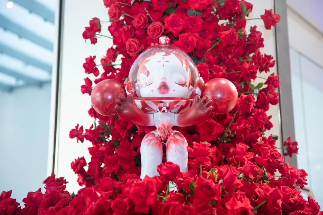 泡泡玛特再度携手知名摄影师蜷川实花 skullpanda新品出圈