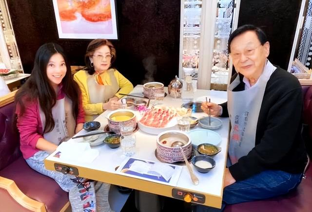 石慧傅奇曝近照 这对香港明星夫妻 相伴70年不离不弃 如今现状如何?