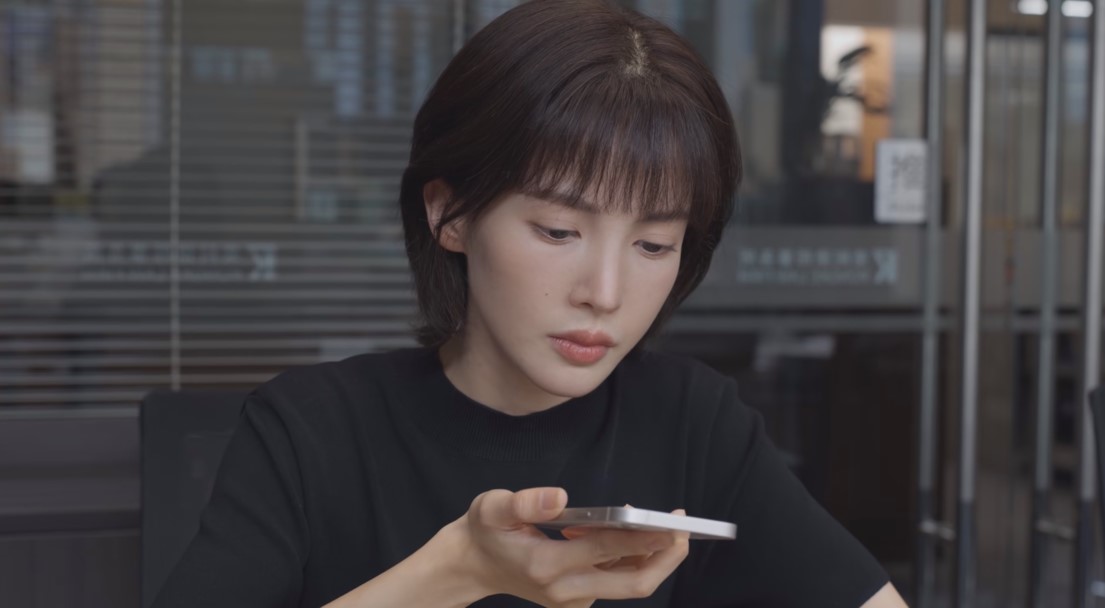 左娜(金晨 饰)