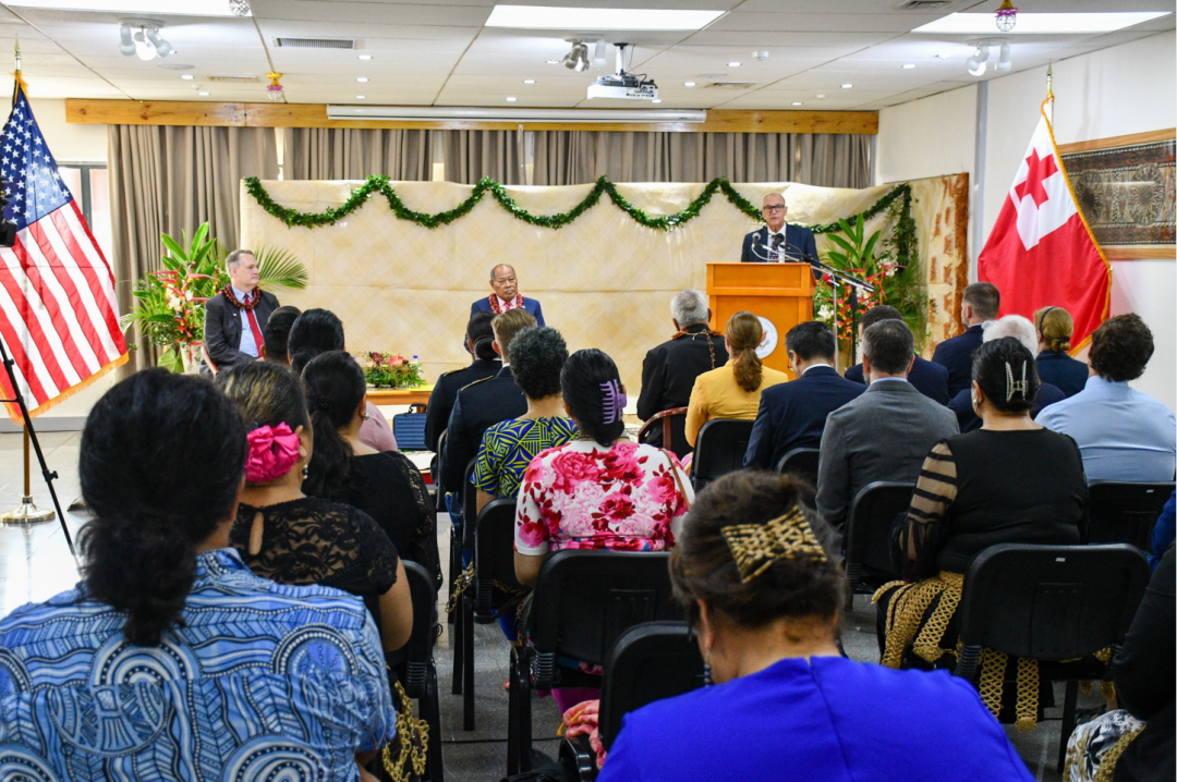美国当地时间9日在南太平洋岛国汤加正式开设新的大使馆。图源：美国国务院推特