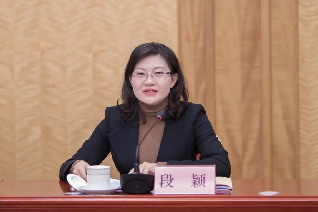 与多人发生不正当关系!80后女厅官被公诉|云南省|人民检察院_新浪新闻