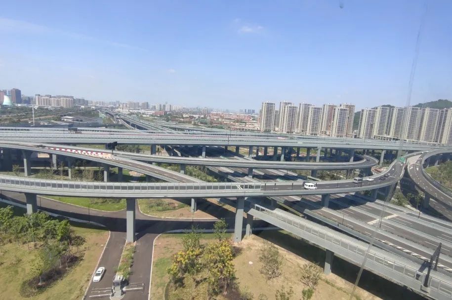 通彩互通区域立交匝道