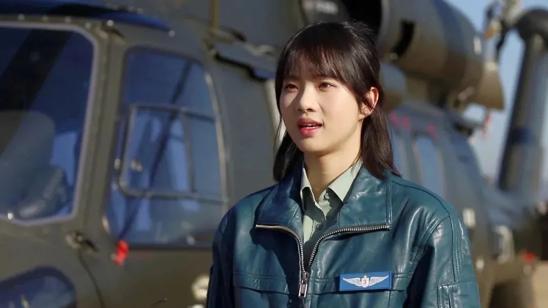 24岁女飞行员徐枫灿改装武直-10|徐枫灿_新浪财经_新浪网