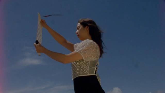 中冰爵士女歌手Laufey新单From The……|爵士|女歌手_新浪新闻