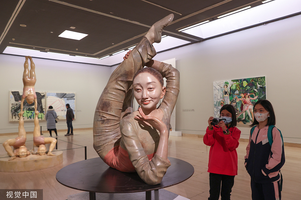 艺术家向京:创作者的红利来自灾难和不幸,我感到羞耻|艺术家_新浪新闻