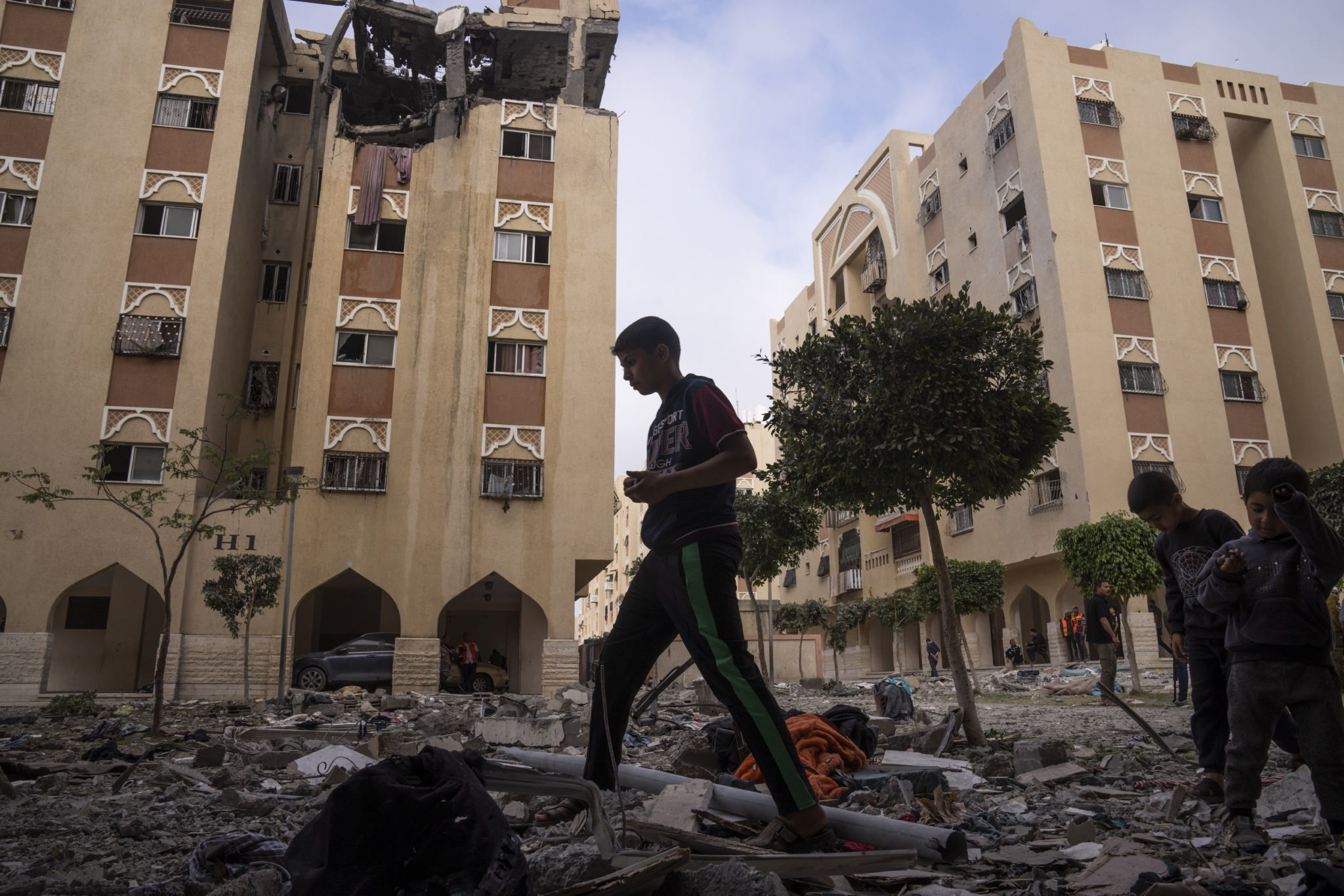 突发！加沙一医院遭空袭！外媒：至少500人死亡_袭击_消息_时间